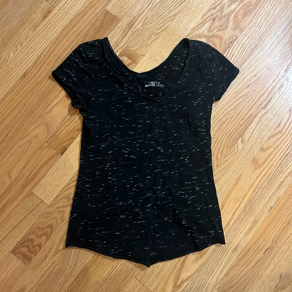 V neck top